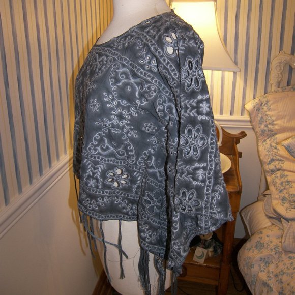 Honey Belle Fringe Eyelet Top NWT Steel Grey Small - Picture 12 of 16